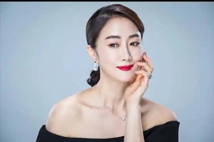 最近参加了相亲会,遇到58岁小玲,她提出找老伴5个要求,让我惊呆了