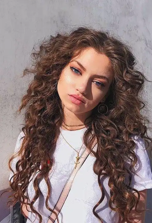 什么脸型人烫螺旋卷好看 教你卷烫最潮流款发型