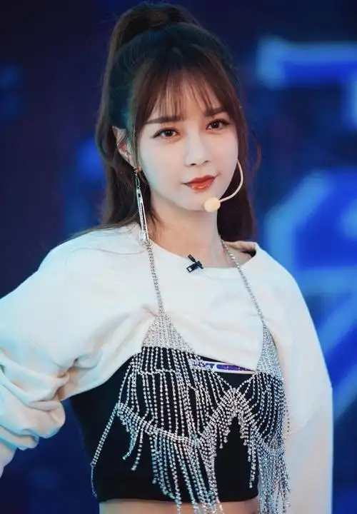 原以为沈梦辰只有恋爱脑没想到还有事业心