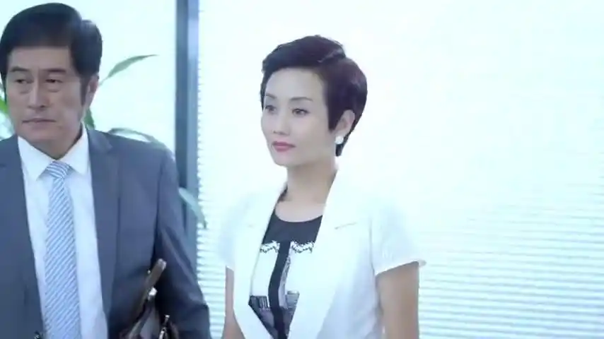 为您推荐: 暖男记:梁馨和佟俊铭跟踪李教授,揭穿