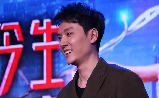 以冯绍峰视角看赵丽颖我那大杀四方的前妻如今到底有多牛