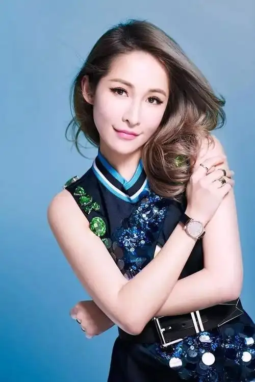 萧亚轩传:从出道巅峰到任性消失 中间是与十几个男人纠葛(4)