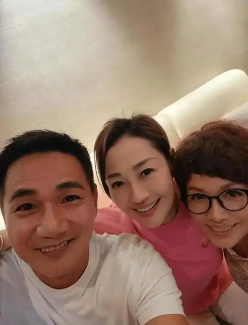 tvb御用奸人骆达华与内地女星卢燕结婚多年,育有一名22岁女儿骆欣言.