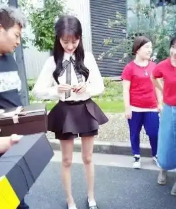 郑爽整容后暴瘦成柴火妞全是为了张翰吗