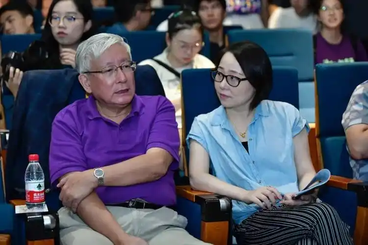 2018中国影力奖|曹景行|校区|站点_新浪新闻