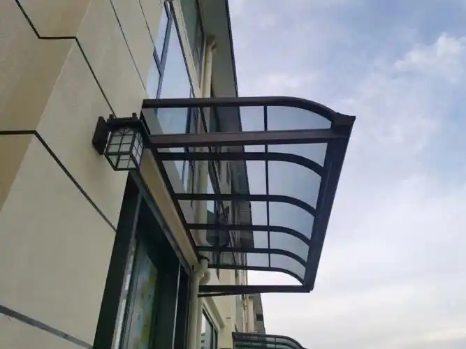 铝合金雨棚安装完成现场实例返图来咯