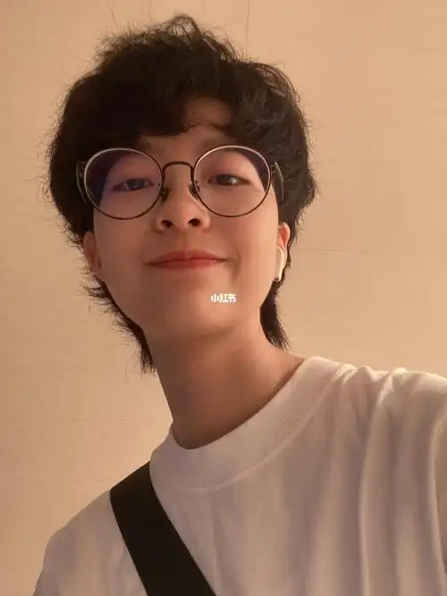 狼尾尴尬期是什么意思(狼尾发型尴尬期是什么意思)