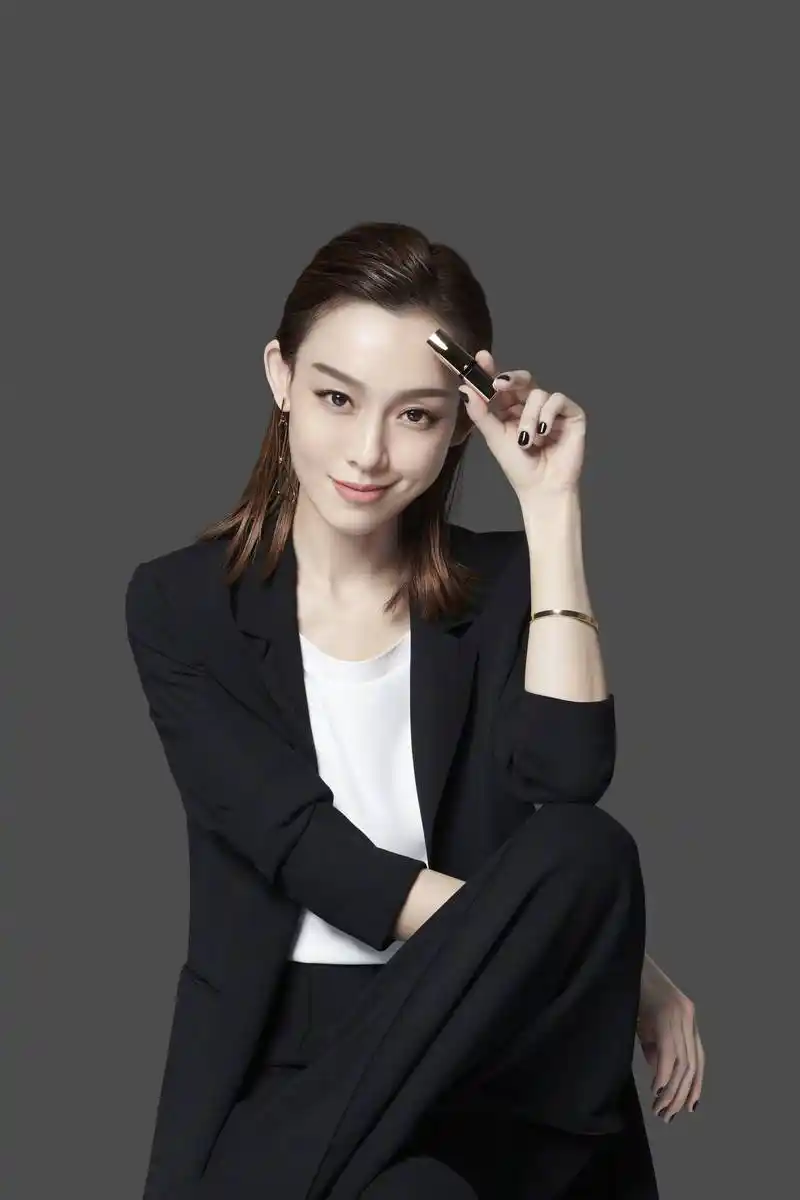 转眼之间,范玮琪进入歌坛已经有18年了,这18年就像是一个孩子的成长史