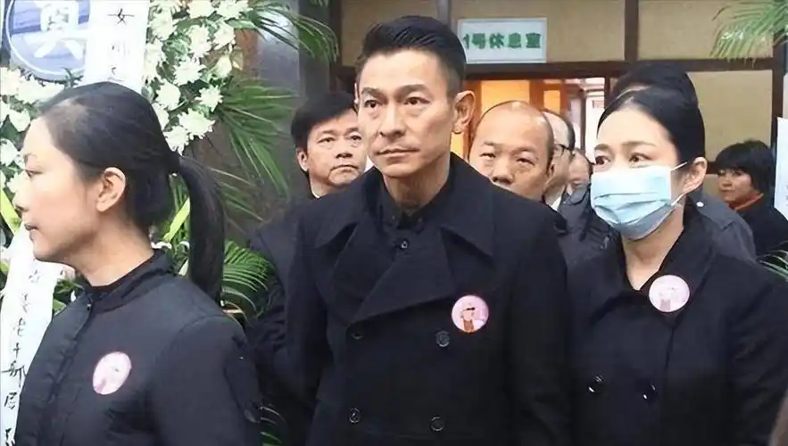 刘德华父亲去世,死亡原因被爆出,华仔正处理他的身后事_刘礼_家庭