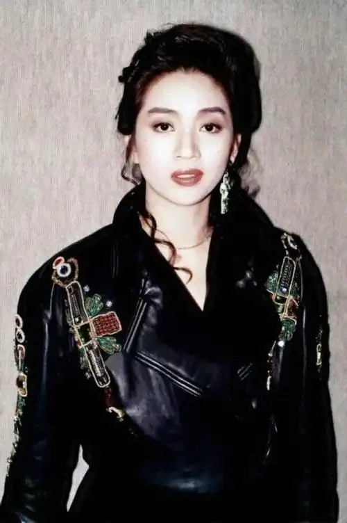 王菲进不了前五徐小凤排第二十大殿堂级女歌手究竟谁是第一