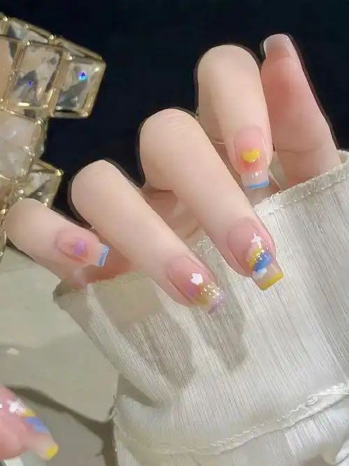 夏日公主浅色系美甲9799