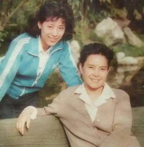 她是《五朵金花》之一,《阿q正传》吴妈,46岁成云南电影厂厂长_王苏娅