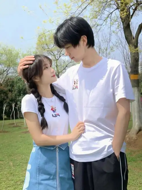 15877182超适合情侣穿的白短袖