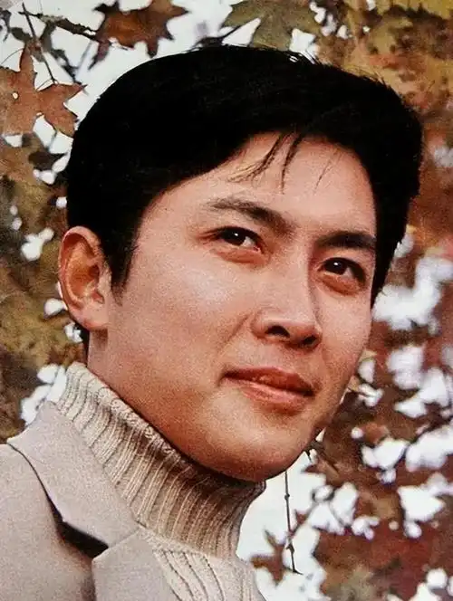 大家都知道,唐国强是一位备受尊敬的演员,他曾出演过许多伟人和帝王的