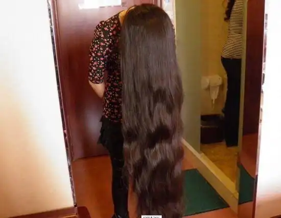 美女诗诗洗长发