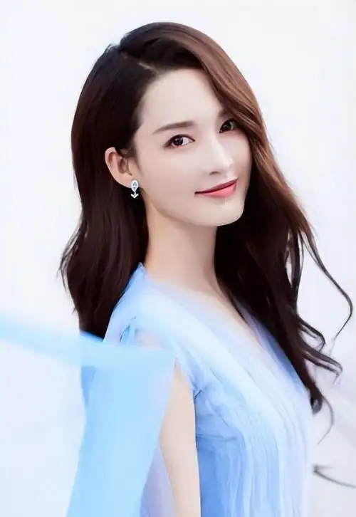 李沁:国家秘密培养她9年,却转身踏进娱乐圈,背后原因令人感慨