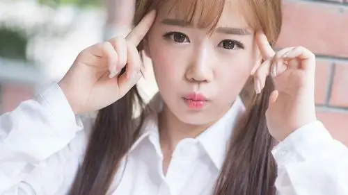 00后美女图片-美女壁纸-高清美女图片-第6图-娟娟壁纸