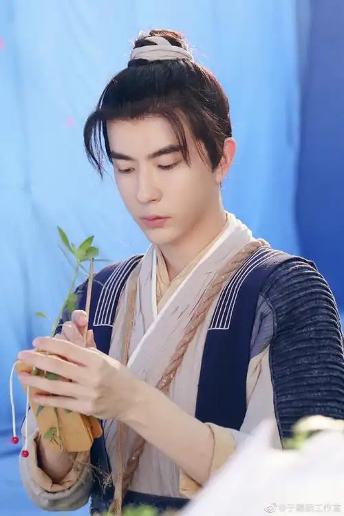 有人想聊于朦胧么来个安利汇总楼聊天楼