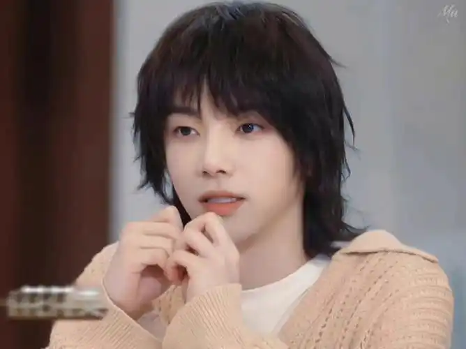 噫噫呜噫噫华晨宇怎么这么可爱01