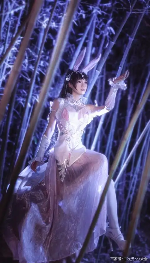 斗罗大陆cos:星星点点光芒洒在了小舞身姿,又美又飒