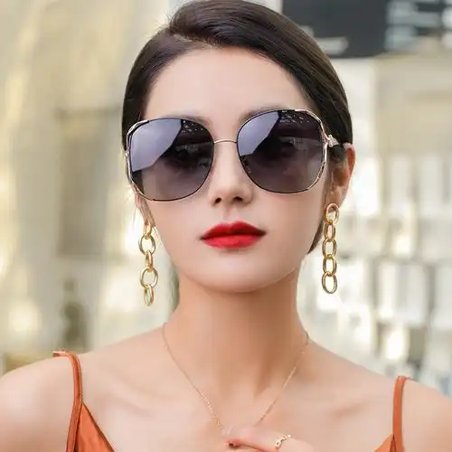 轻奢品牌太阳镜女2021年新款圆脸时尚偏光眼镜墨镜女大脸显瘦金框渐变