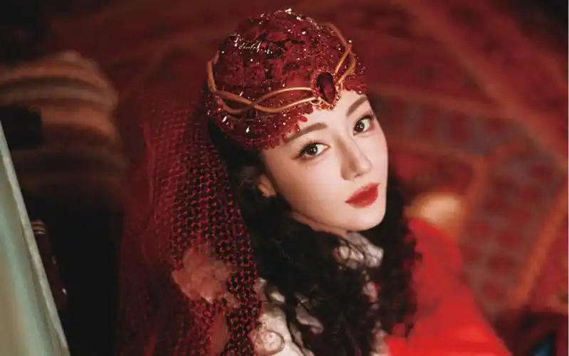 迪丽热巴春晚现场直拍——直击灵魂的美貌