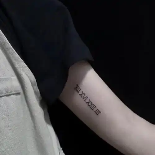 易烊千玺相关纹身:易只烊纹身