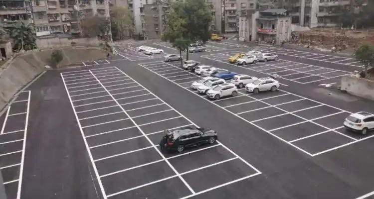 户外停车场地面铺什么