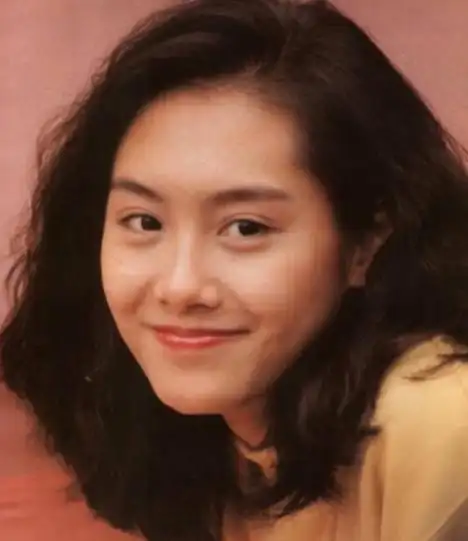 老照片:年轻时候的朱茵