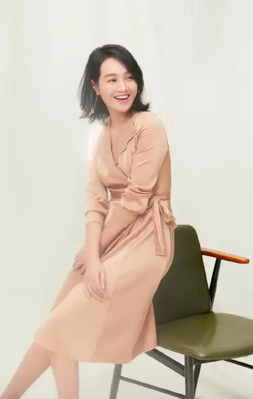 朱丹优雅知性时尚写真图片