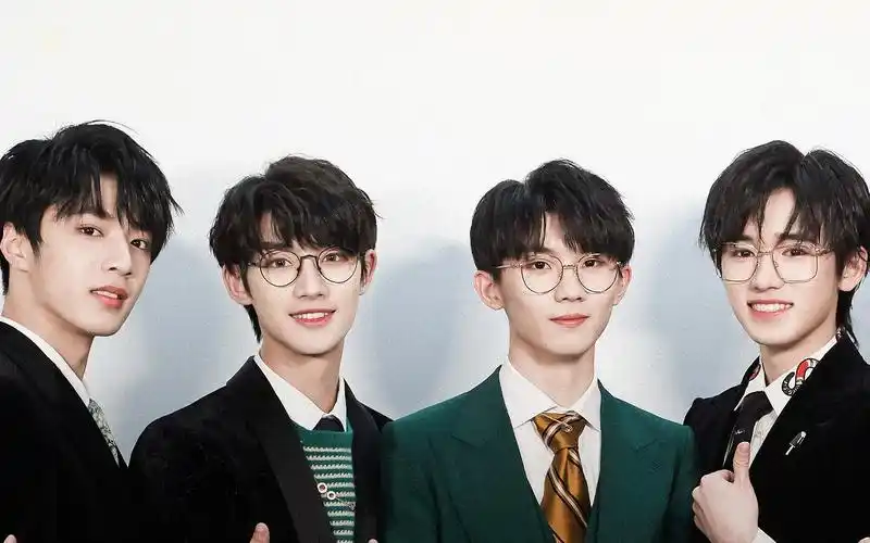 【文轩/祺鑫/文鑫/祺轩/文祺/鑫轩】四个人可以产生多少对cp?