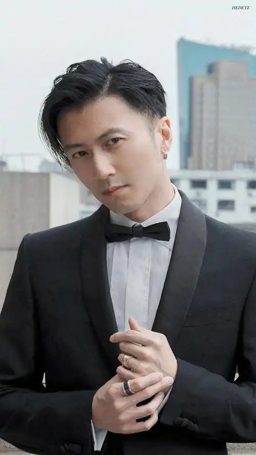 谢霆锋:近照曝光,皮肤粗糙没洗头显苍老,王菲看了都嫌弃_网易订阅