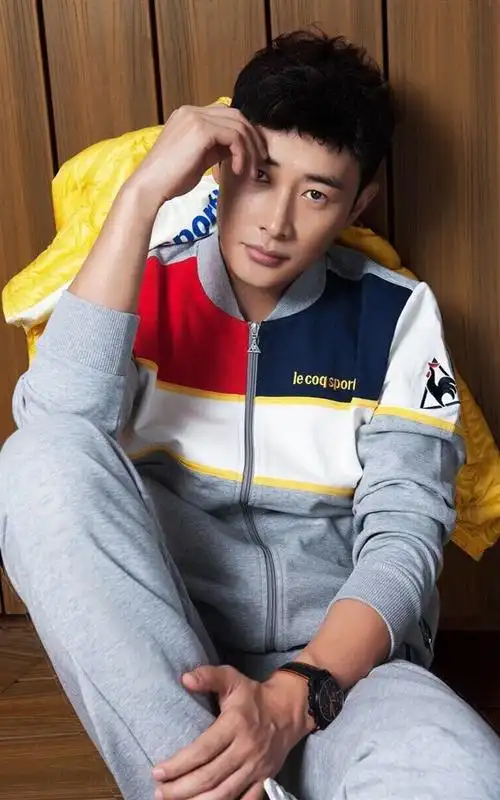 魅力型男罗晋时尚写真