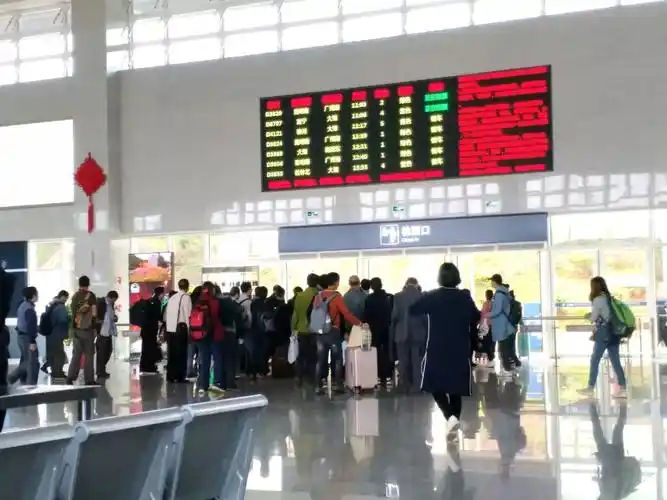 普者黑高铁站,让春天在这里到站