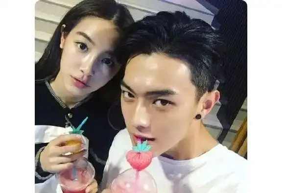 想复合许凯跟前女友新剧首演夫妻档被曝仍保留跟张楠恋爱文身