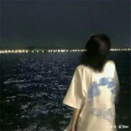 2021好看的美女背影图片_长发女生背影图片素材