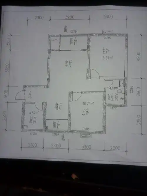 我的房间是西户,请大师帮我设计,主,次卧床,家具平面布置图,十分感谢