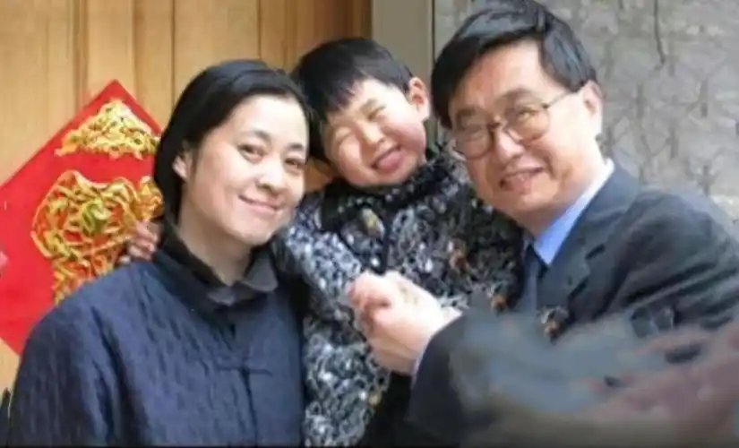 回顾倪萍的儿子虎子艰辛的求医之路背后是母亲的白发和心疼