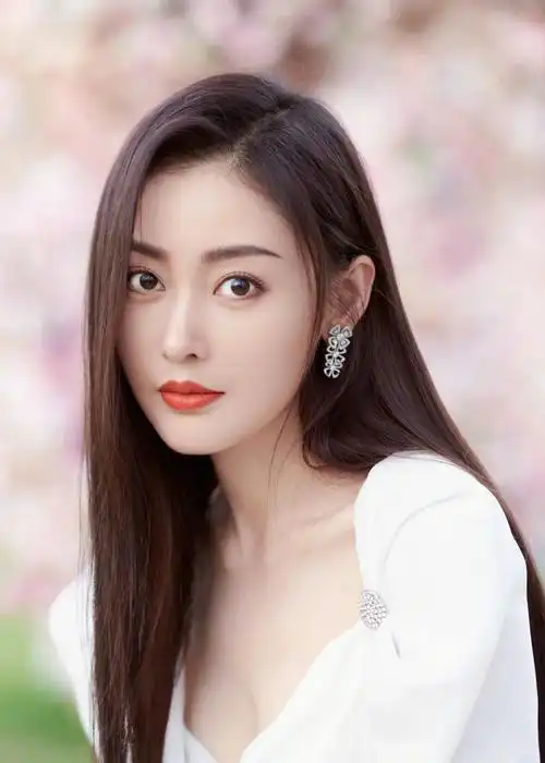 女星张天爱个人写真合集:时尚优雅,清新唯美!