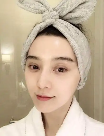 范冰冰无删除浴室(范冰冰浴室堪比"后宫",看到满屏的护肤品,殷实家底