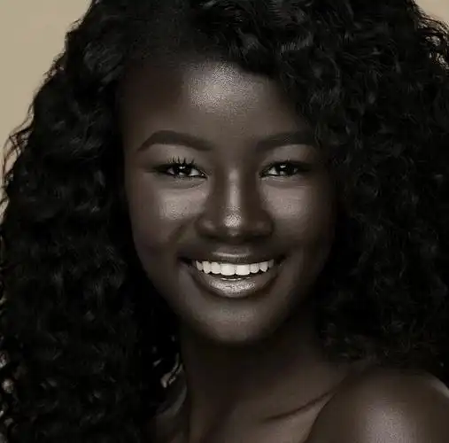 护肤小知识05:想要皮肤白,先了解变黑的凶手是谁__凤凰网