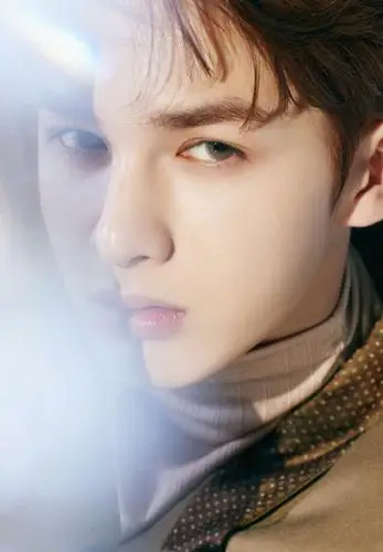 朱正廷宫廷风超帅写真图片