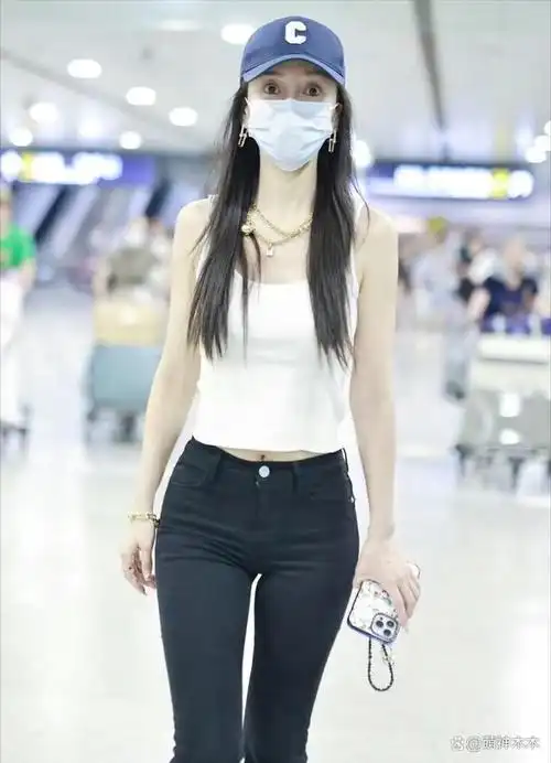 作为85花女星,杨颖的个人流量常常超过作品热度.