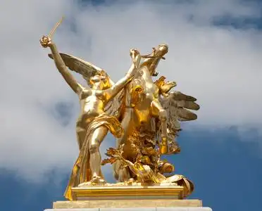 巴黎-从亚历山大三世桥黄金雕像照片