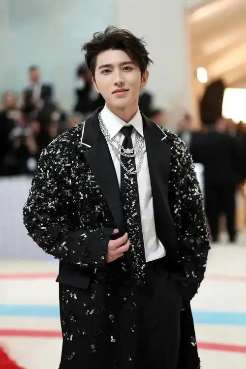 娱乐小八卦:赵丽颖,雷佳音,蔡徐坤,迪丽热巴,baby