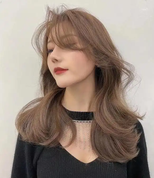 今年什么颜色头发好看,2022年最流行的染发色