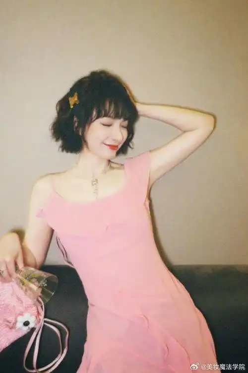 吴昕的41岁生活非常精彩就像她拿到了爽文的女主角角色一样