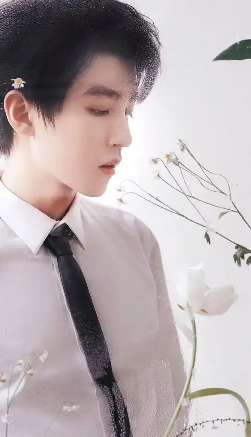 有没有王俊凯炒鸡惊艳,容易圈粉的照片,求～? - 知乎