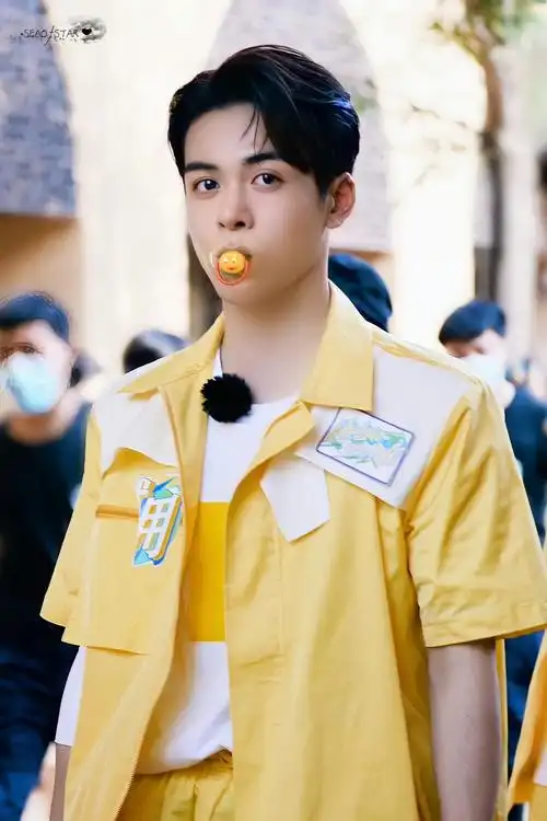 牛气满满的哥哥是曾舜晞宋威龙暌违很久的同框吧,岁月啊