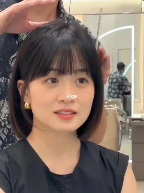 2023减龄发型圆脸剪什么发型减龄短发